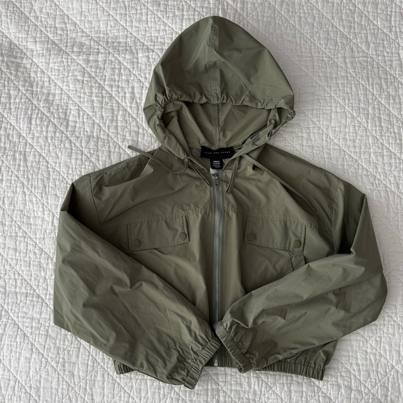 Stylish Cropped Raincoat - Picture 1 of 12